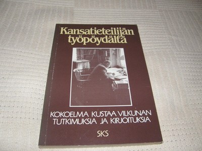 Kansatieteilijän työpöydältä