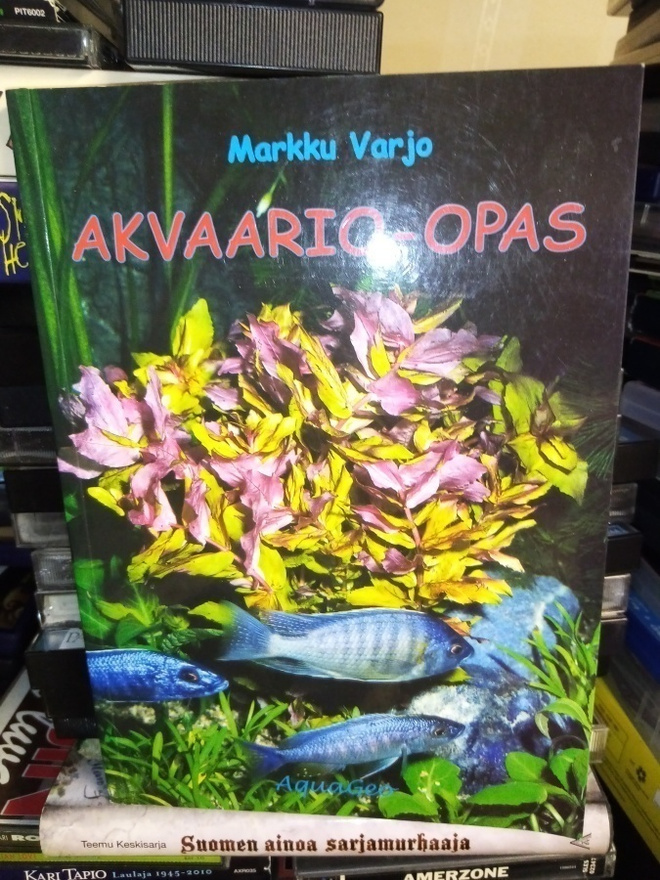 Markku Varjo : Akvaario-opas ( SIS POSTIKULU)