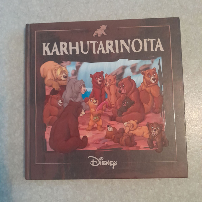 Karhutarinoita,walt disney