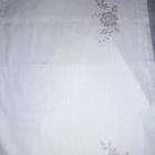 Ristipisto ruusuin koristeltu verhokappa 250x54cm - pikkukuva 4
