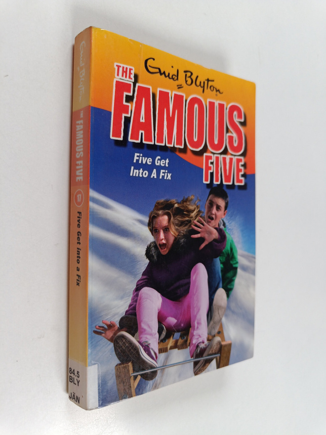 Enid Blyton : Five get into a fix