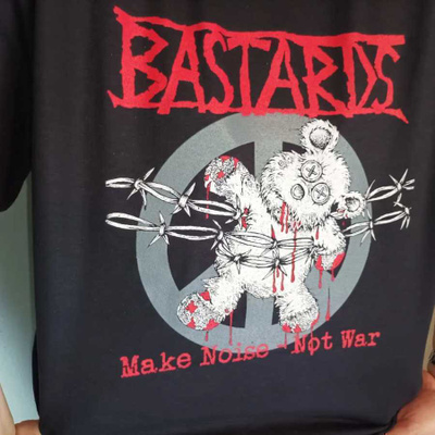BASTARDS - Make Noise T-paita  L+ MAAILMA PALAA CD  + badge
