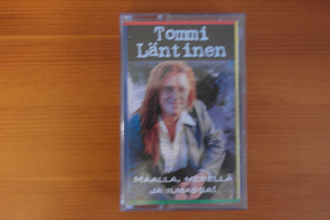 Tommi Läntinen:Maalla,merellä ja ilmassa C-kasetti.