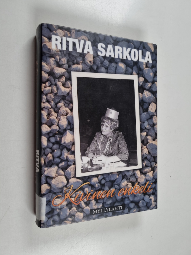 Ritva Sarkola : Kivinen enkeli : avainromaani