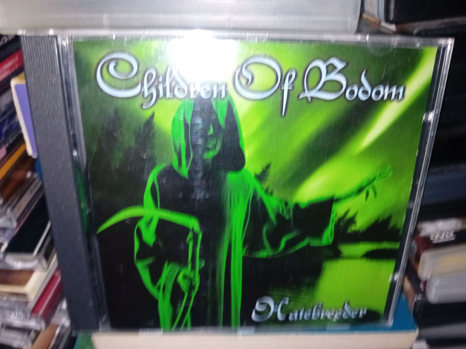 CD Children of Bodom  : Hatebreeder  ( SIS POSTIKULU )