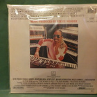 OST: THE WOMAN IN RED M-/M- 1ST EU -84 PRESS LP - pikkukuva 2