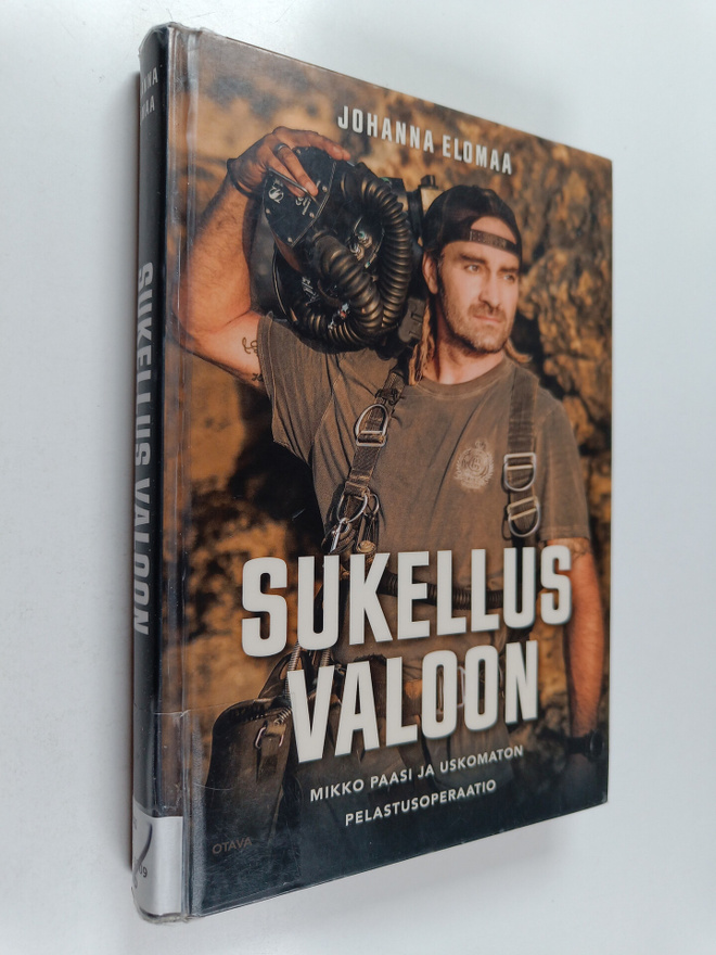 Johanna Elomaa : Sukellus valoon : Mikko Paasi ja uskomat...