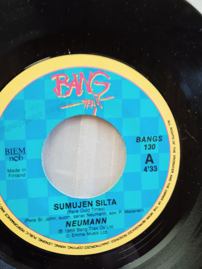 SINGLE- LEVY:  NEUMANN