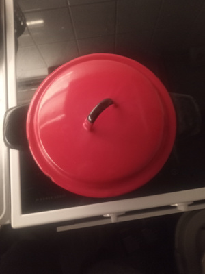 Vintage punainen kattila