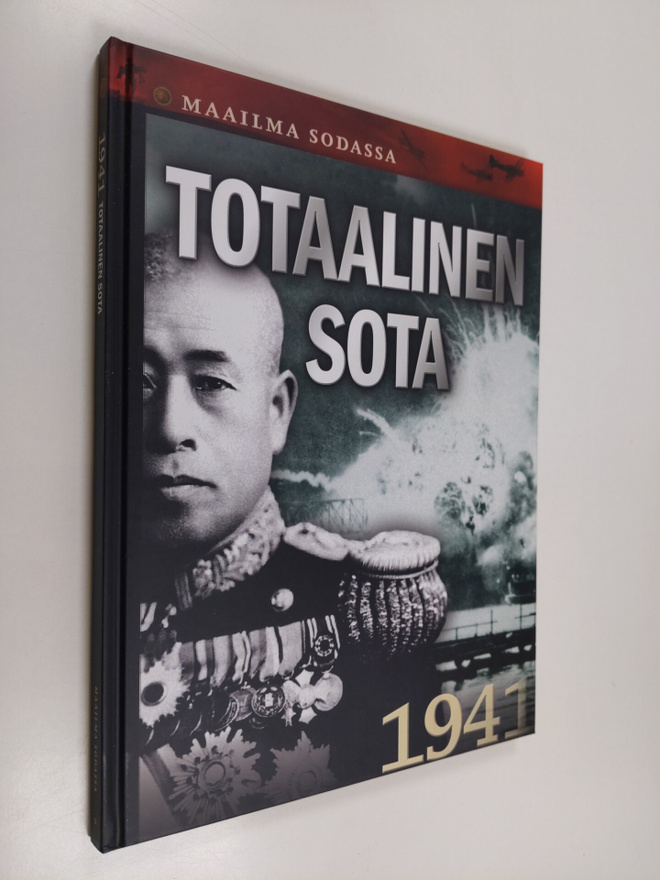Hanne-Luise (toim.) Danielsen : Totaalinen sota