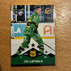 Olli Latvala 26-26 Blueline #28 Gold 92/100 - pikkukuva 1