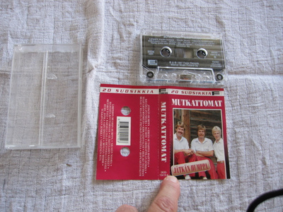 MUTKATTOMAT 20 SUOSIKKIA - C kasetti