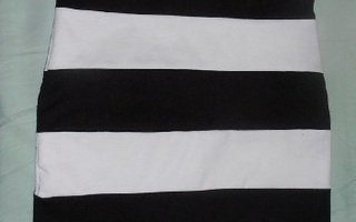 UUSI ! Olkaimeton mekko,  musta-valkoinen