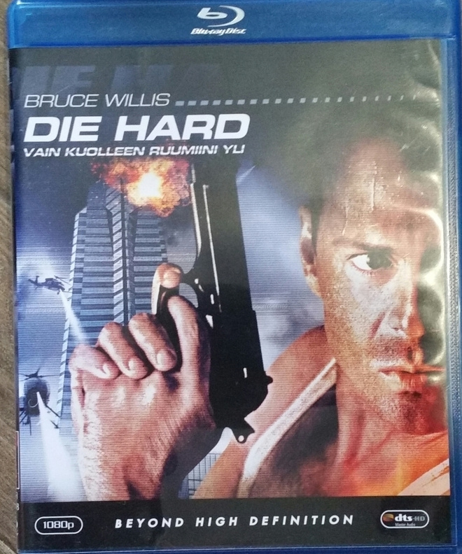 Die Hard : Vain Kuolleen Ruumiini Yli   -Blu-Ray