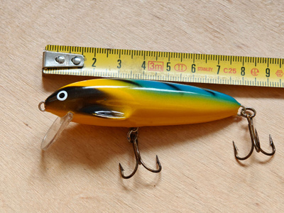 Nilsmaster spearhead 8cm väri 62 vanha uintilevy
