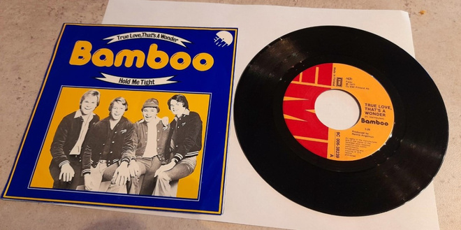 BAMBOO True love that's a wonder/Hold me tight