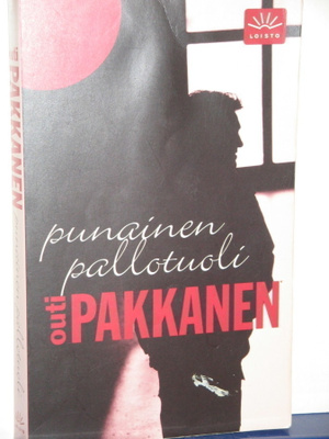 Outi Pakkanen : punainen pallotuoli