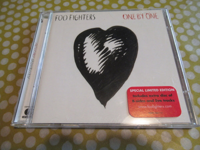 FOO FIGHTERS - ONE BY ONE 2CD