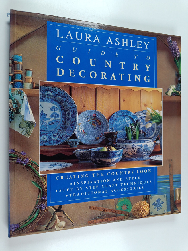 Laura Ashley : Laura ashley guide to country decorating