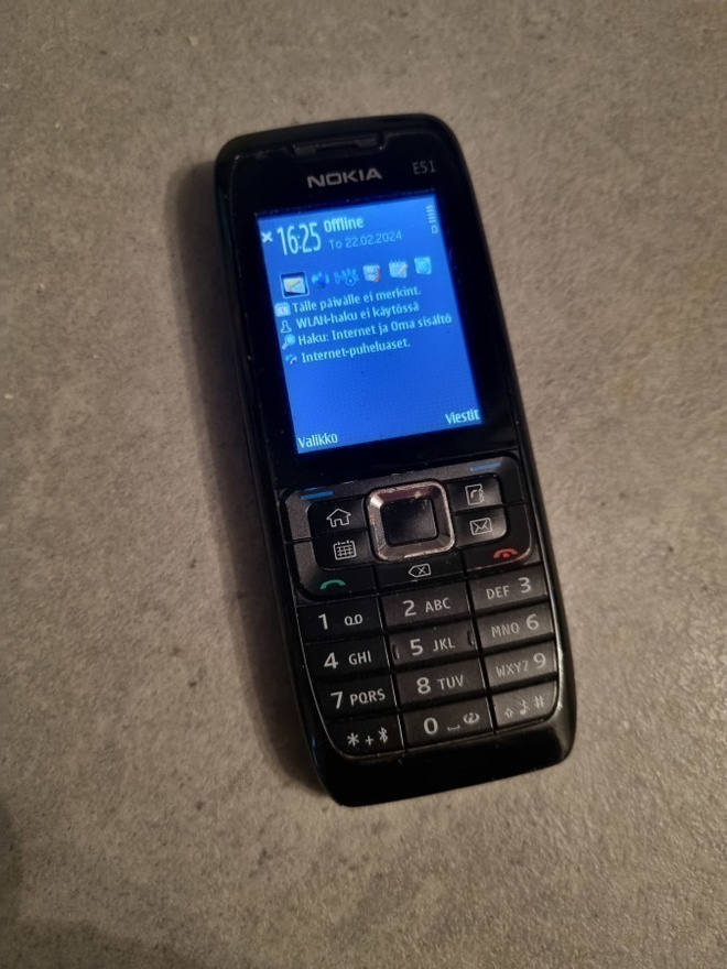 Nokia e51-1