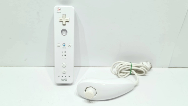 WII - Wiimote + Nunchuk ohjaimet (Nintendo)