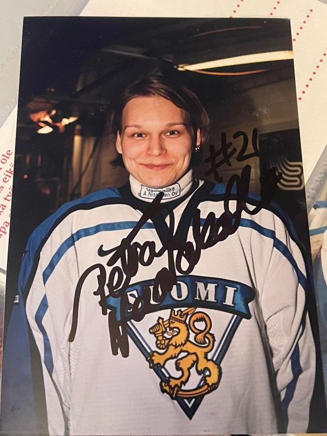 Petra Vaarakallion nimikirjoitus valokuvassa