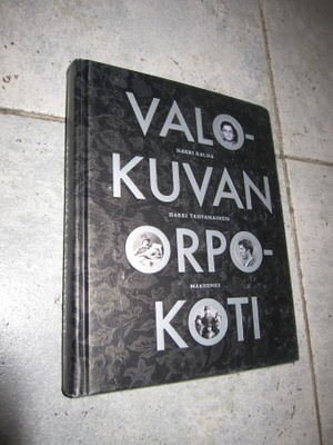 Valokuvan orpokoti - harri kalha