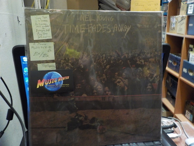 NEIL YOUNG - TIME FADES AWAY LP VERY 1ST US PRESS EX/EX