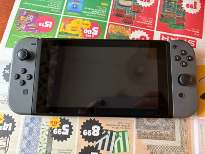 Nintendo Switch + Pro Controller