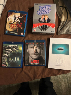 Muutama blu-ray ja pari tv-sarjaa DVD:llä
