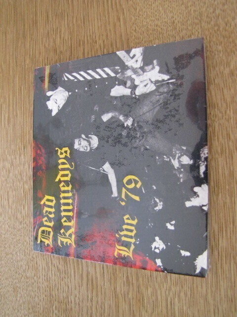 Dead Kennedys live '79 cd muoveissa