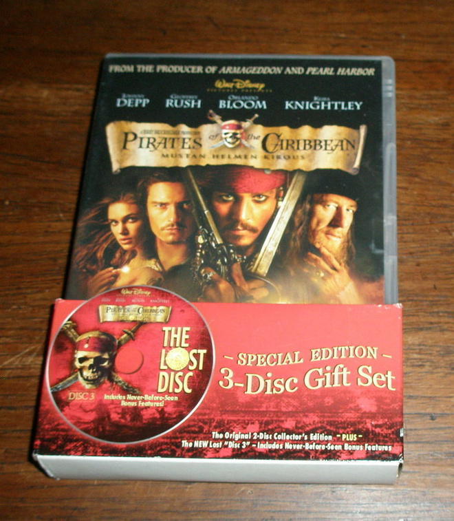 Pirates of The Caribbean Mustan helmen kirous -3DVD