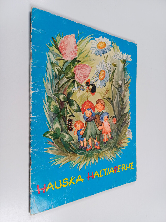 Ainikki Kivi : Hauska haltiaperhe