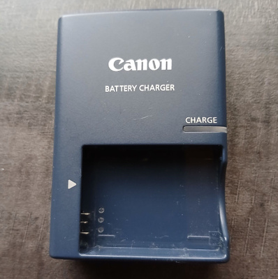 Canon akkulaturi CB-2LXE -laturi