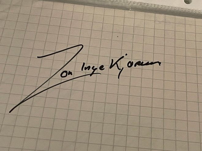 Jon Inge Kjørum nimikirjoitus paperilla