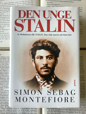 Simon Sebag Montefiore - Den unge Stalin (inbunden bok)