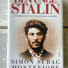 Simon Sebag Montefiore - Den unge Stalin (inbunden bok) - pikkukuva 1
