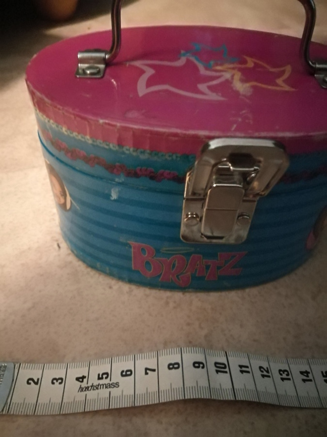 Bratz - laatikko lokerikko tavaroille kannellinen solki