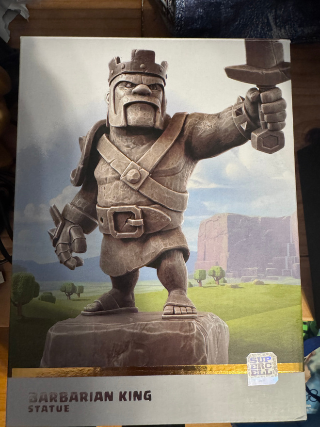 Supercell Clash of Clans Barbarian King -patsas + laatikko