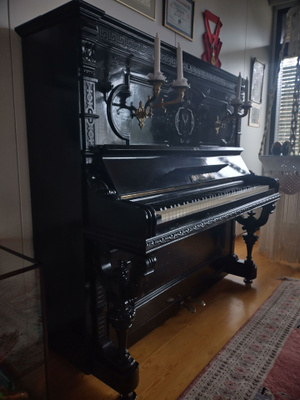 Antiikki piano, musta, H. LUBITZ