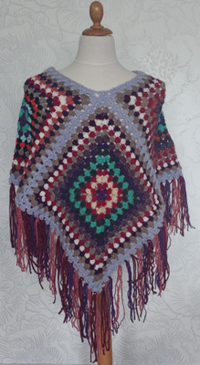 Alina´s Handmade käsityö virkattu Pontso hapsuilla