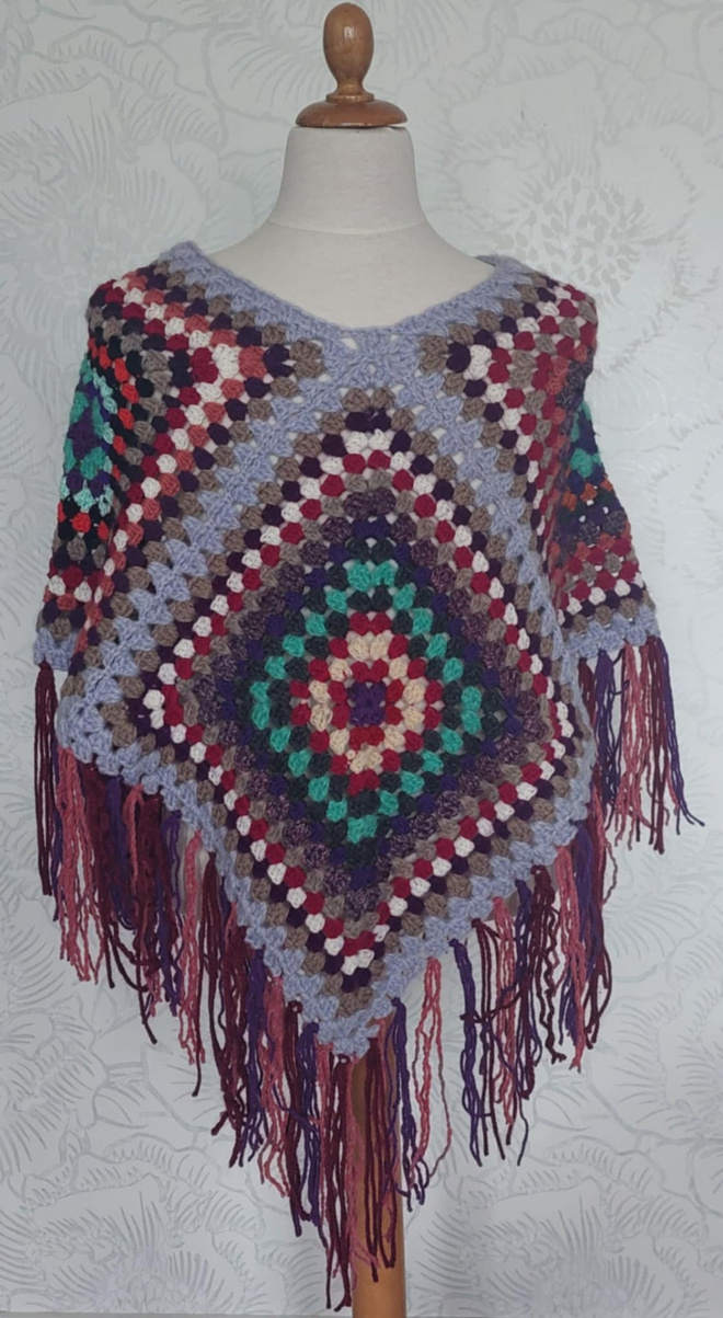 Alina´s Handmade käsityö virkattu Pontso hapsuilla