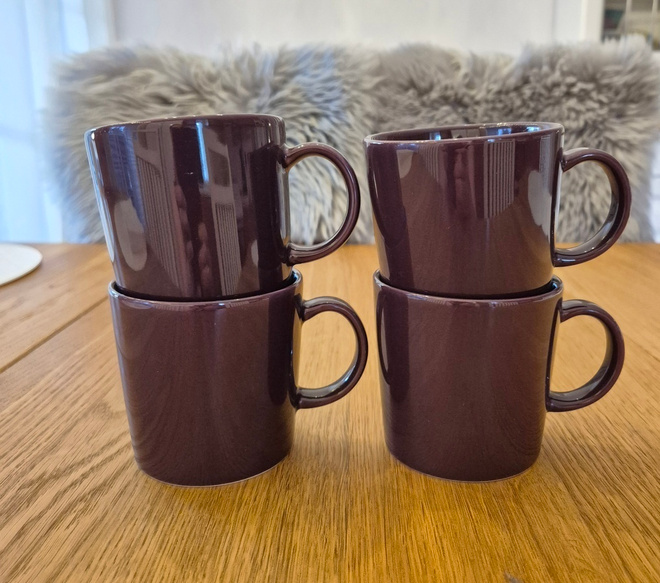 Iittala / ARABIA  Teema muki tumma lila 4 kpl