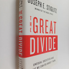 Joseph E. Stiglitz : The great divide : unequal societies... - pikkukuva 1