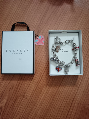 Buckley Jewellery Lontoo rannekoru