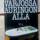 Agatha Christie - Varjossa auringon alla (sid.) - pikkukuva 1
