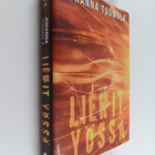 Johanna Tuomola : Liekit yössä : jännitysromaani - pikkukuva 1