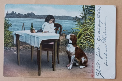 Lapsi ruokailee, koira odottaa tipahtavan herkkuja, p. 1904