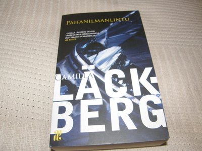 Camilla Läckberg Pahanilmanlintu -pok