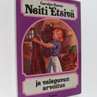 Carolyn Keene : Neiti Etsivä ja valepuvun arvoitus - pikkukuva 1